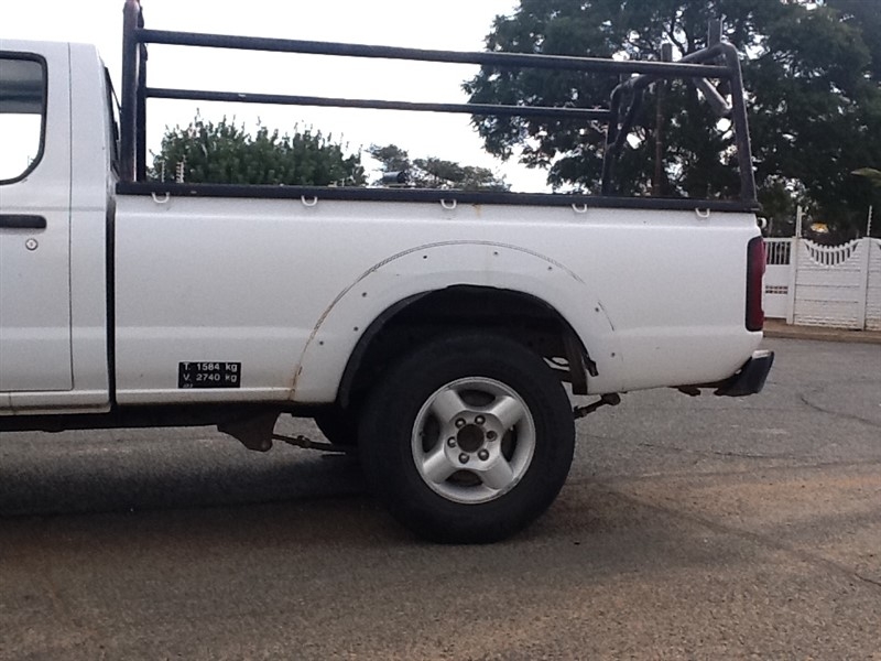 2004 Nissan  - Single Cab Pick-Up