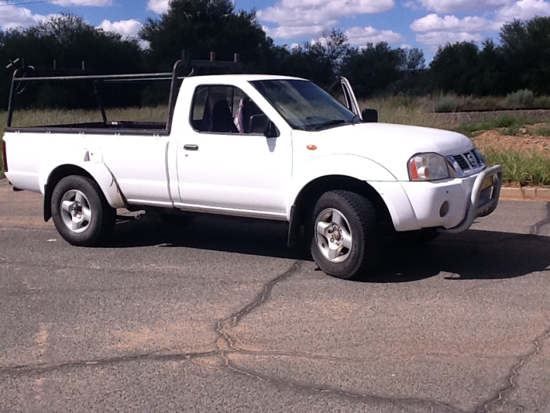 2004 Nissan  - Single Cab Pick-Up
