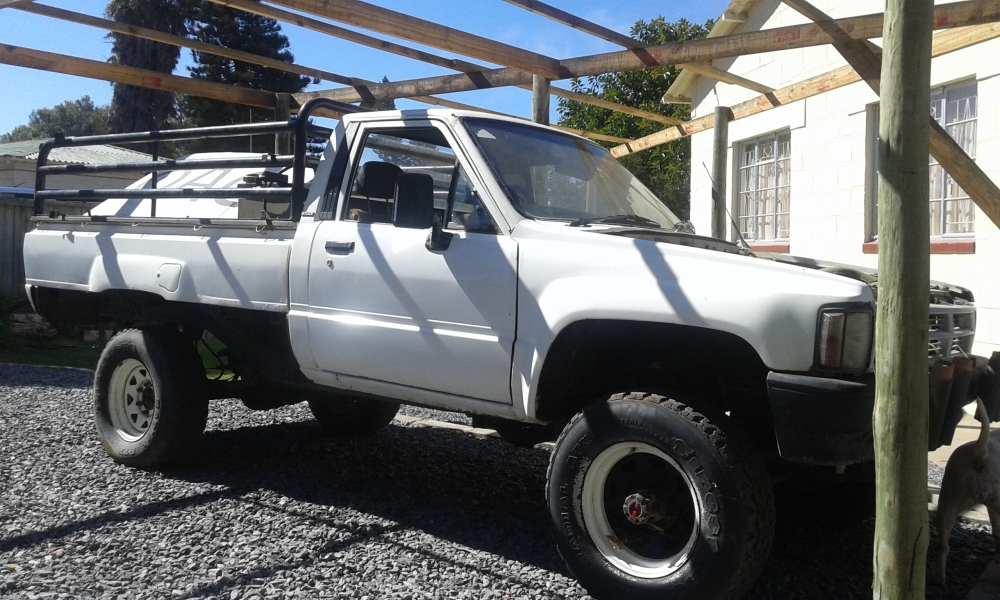 Toyota hilux 1987 года
