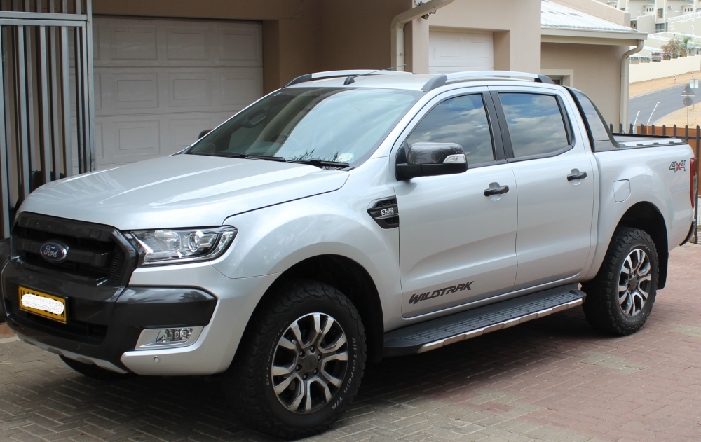 Gris basalte ford