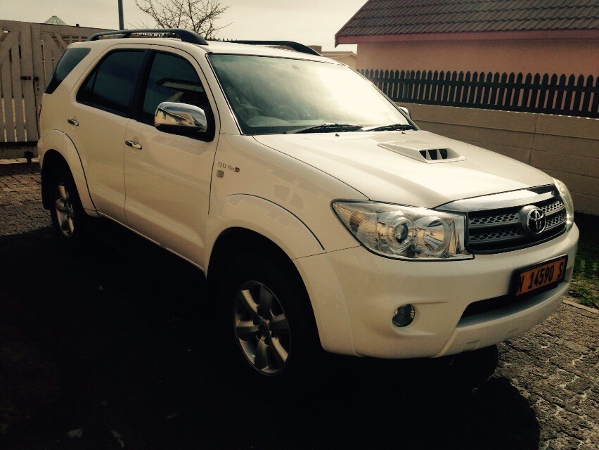Toyota fortuner 2011