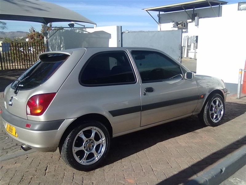 Ford fiesta 2001