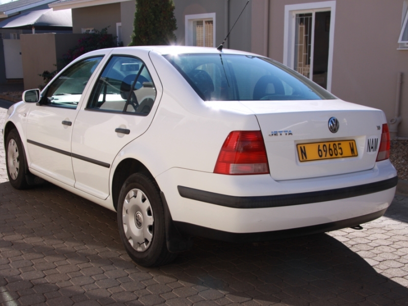 2002 VOLKSWAGEN Jetta 4 1.6 Std - Sedan