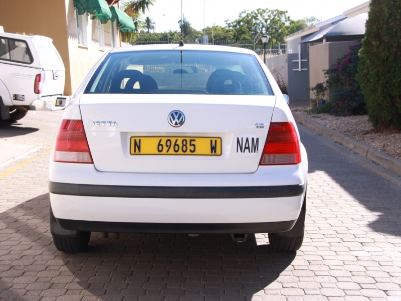 2002 VOLKSWAGEN Jetta 4 1.6 Std - Sedan