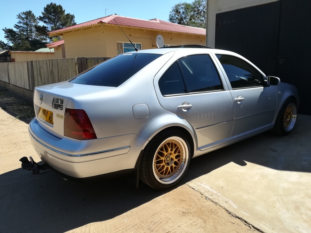 2003 VOLKSWAGEN Jetta 4 1.8 T Executive Sedan 2003 VOLKSWAGEN Jetta 4 1.8 T Executive Sedan